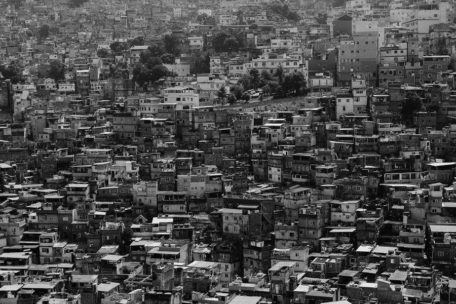 Beyond partnership and participation: Community organising for ownership in humanitarian diplomacy and aid 1 urban slum