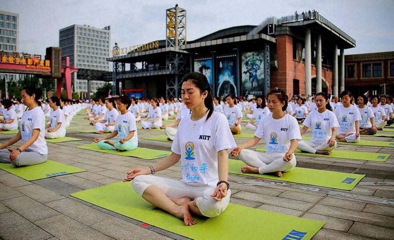 A brief history of Yoga diplomacy 2 Yoga enthusiasts in China